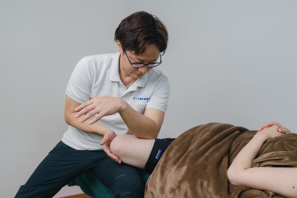 肩の動く範囲を広げる施術