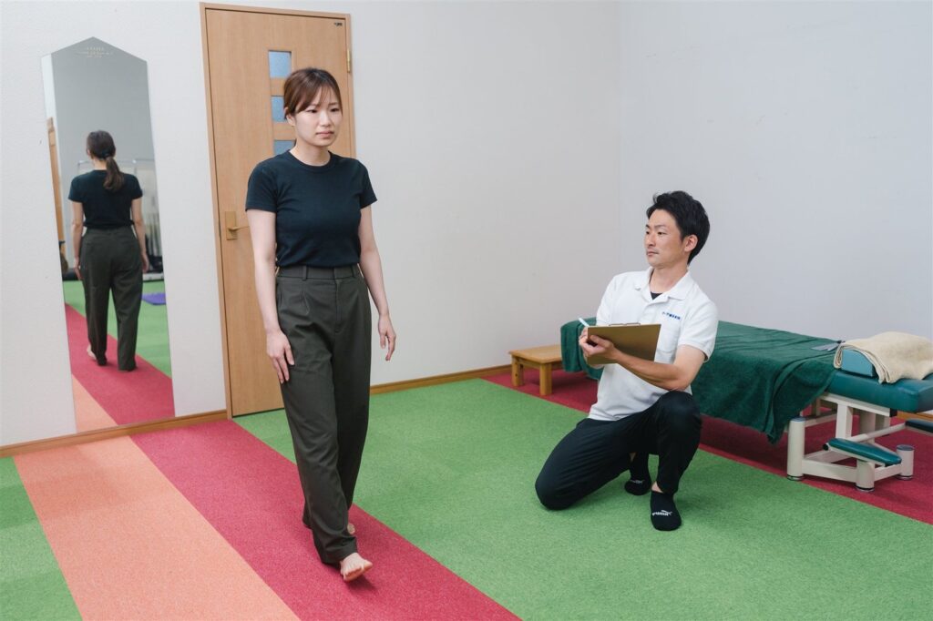 理学療法士による歩き方の確認